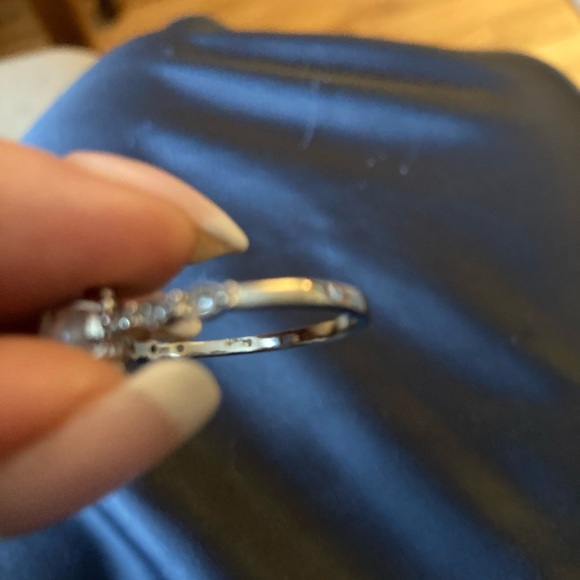 White Fire Opal ring set in Sterling Silver . Size 5.3/4 - Picture 4 of 4